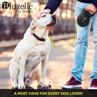 BLUZELLE 8m Lange Hundeleine für Hunde bis 50kg, Flexible Rollleine Neon-Gelb Leuchtender Reflektor-Gurt mit 360° Karabinerhaken Metall, Ergonomischer Griff Schwarz Gummiert & Einzugs-Bremse, Schwarz