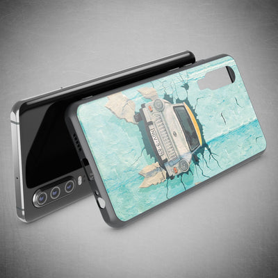 NALIA Hartglas Hülle kompatibel mit Huawei P30, Original Berlin Design Motiv Hardcase aus 9H Tempered Glass & Silikon Bumper, Robuste Handyhülle Cover Case Trabi NALIA Protective Hülle