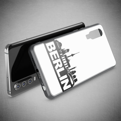 NALIA Hartglas Hülle kompatibel mit Huawei P30, Original Berlin Design Motiv Hardcase aus 9H Tempered Glass & Silikon Bumper, Robuste Handyhülle Cover Case Berlin Skyline Weiß NALIA Protective Hülle